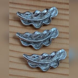 Gerry's leaf brooch pin vintage silver tone thick weighty, pretty, Fall Autumn